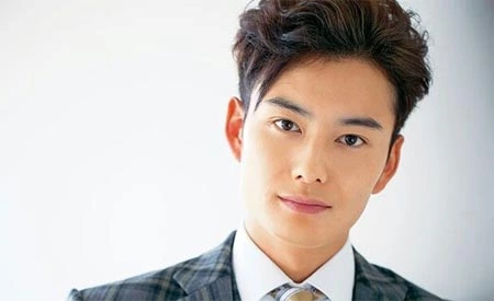 Famous Japanese-born voice actor who has a very nice name of Japanese origin: Okada Masaki.